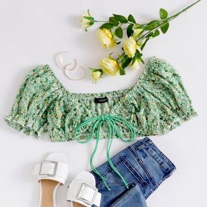 SHEIN Tie Front Ditsy Floral Crop Milkmaid Top